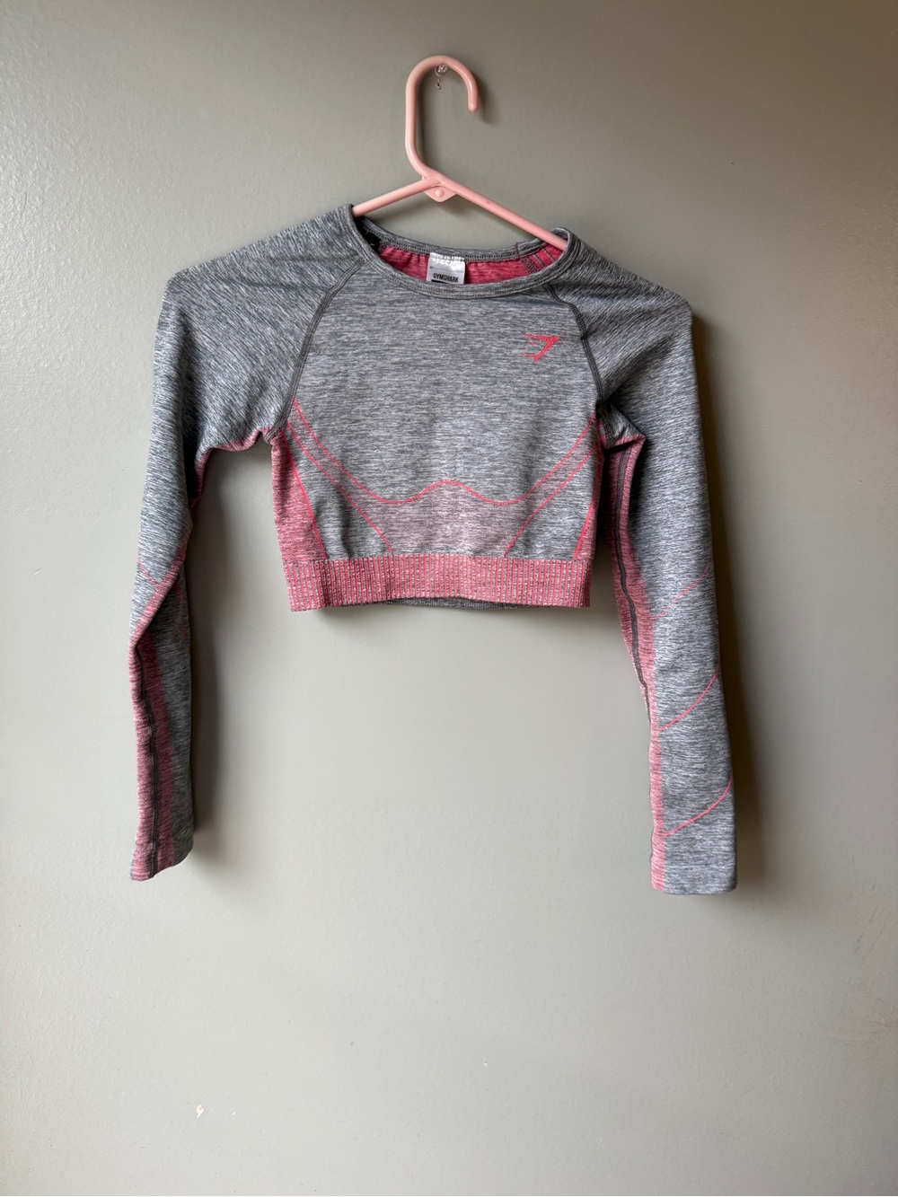 Gymshark XS Seamless Long Sleeve Crop Top Gray Pink Activewear